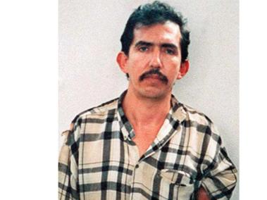 Luis Alfredo Garavito Cubillos violó y asesinó cerca de 197 niños en varias regiones de Colombia. Su captura se dio en zona rural de Villavicencio, cuando intentaba abusar de un menor de edad y un habitante de calle lo detuvo al percatarse de lo que ocurría.