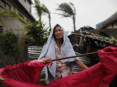En todas las regiones que recibieron el azote del tifón se ha evacuado a más de 50.000 personas.
