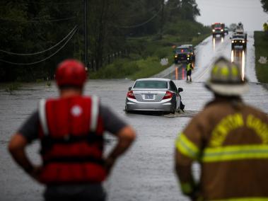 La Agencia Federal de Gestión de Emergencias (FEMA) movilizó a 1.200 personas para las operaciones de búsqueda y rescate.