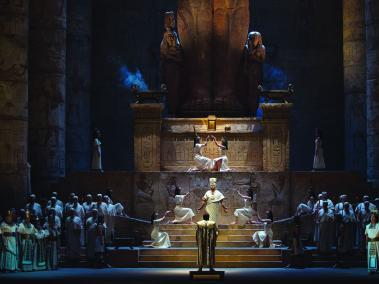 La ópera tiene como director musical al italiano Nicola Luisotti.