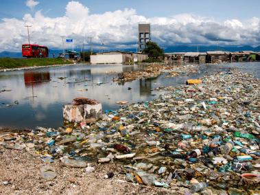 La basura represada en Palmira, Magdalena, propicia un ambiente insalubre.