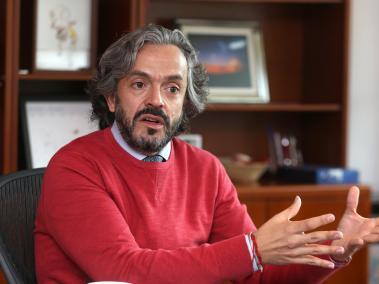 Juan Daniel Oviedo, director del Dane, dice que lo sorprendió bastante el volumen de hogares unipersonales que existen en Colombia.