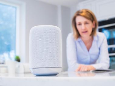 La Inteligencia Artificial (IA) no solo está en boca de todos sino que entra al hogar en forma de parlantes inteligentes como el HomePod (en la foto), el Google Home o el Echo.