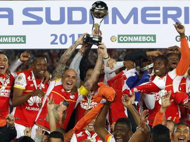 En la definición por penaltis quedó campeón el equipo cardenal, el primer colombiano en ganar la Suramericana y hasta ahora el único.