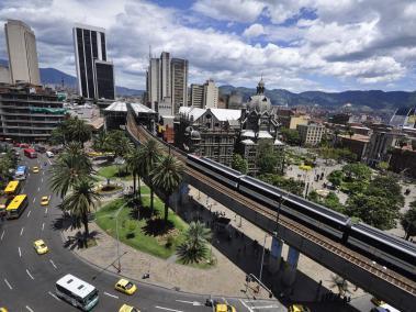 Panorámica que muestra la pujanza y el desarrollo de Medellín, la capital de Antioquia.