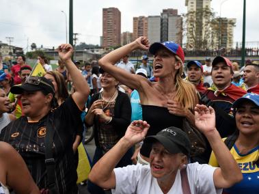 Miles de personas salen a marchar este sábado en Venezuela en apoyo a la convocatoria de Juan Guaidó para rechazar los recientes apagones en el país.