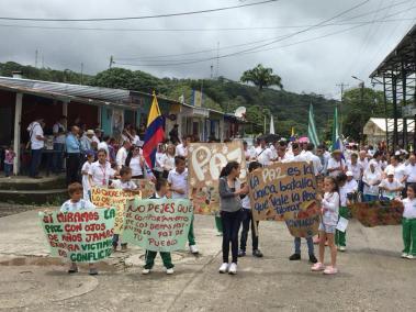 En Uribe los ciudadanos recorrieron las cerca de 20 cuadras que tiene la población.