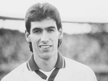 El recordado Andrés Escobar, gran defensor de Atlético Nacional y la Selección Colombia. Pulcro en su juego.