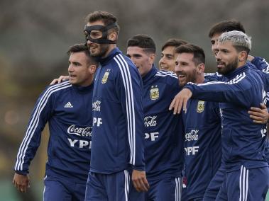 Sergio Agüero, junto a Lionel Messi.