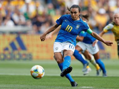 La jugadora brasileña Marta Vieira Da Silva fue la encargada de abrir el marcador al minuto 27 desde el punto penal.