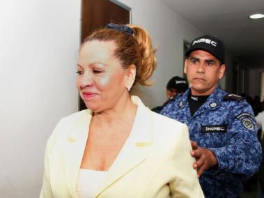 Gette Ponce fue condenada, también, a pagar un millón de dólares a la Uniautónoma como indemnización.