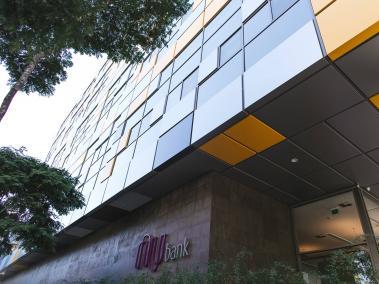 El banco digital brasileño Nubank creó una filial en el país (Nu Colombia). En marzo se convirtió en unicornio, denominación para los emprendimientos que alcanzan rápido una valoración de US$ 1.000 millones.