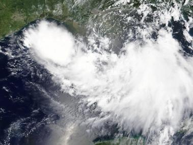 Declaran estado de emergencia en Louisiana por llegada de huracán.