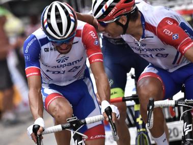 Thibaut Pinot llora al tener que retirarse del Tour de Francia en la  etapa 19.