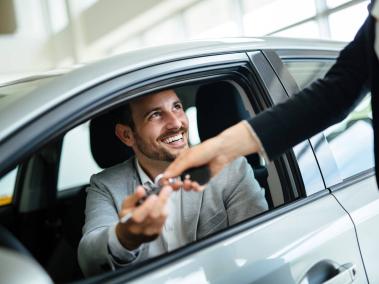 ¿Comprar carro usado es una buena opción?