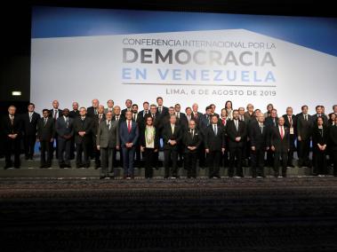 El canciller peruano, Nestor Popolizio, encabeza la cumbre por la democracia en Venezuela, que inició el 6 de agosto en Lima.