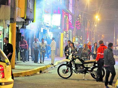 En total fueron ocho los delincuentes capturados. Tenían en su poder tarjetas de crédito y sustancias alucinógenas.