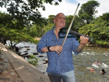 El músico cubano Alfredo de la Fe celebrará 35 años de vida artística en Mompox, en un concierto que ofrecerá con la Orquesta Sinfónica de Bolívar.
