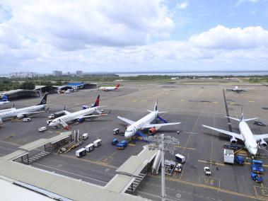 Debido a los incrementos en las operaciones y movilización de personas, Sacsa presentó un proyecto de ampliación para el Aeropuerto Rafael Núñez de Cartagena.
