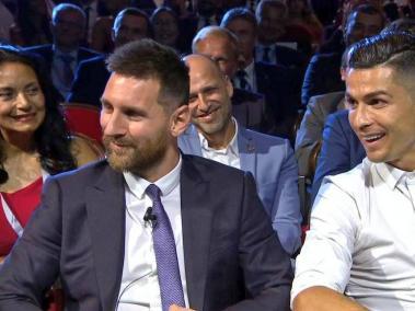 Lionel Messi junto a Cristiano Ronaldo.