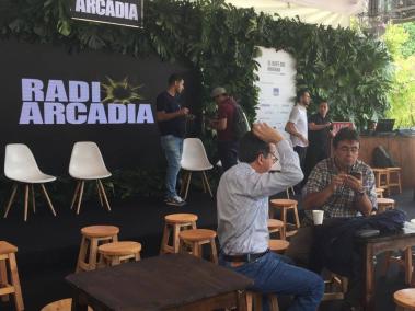Desmovilizados comercializan su café en la Fiesta del Libro en Medellín