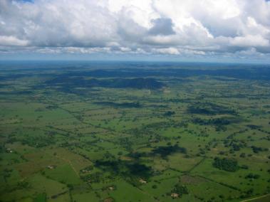 La expansión de la frontera agropecuaria es una de las principales causas de la deforestación en el Bajo Cauca antioquieño.