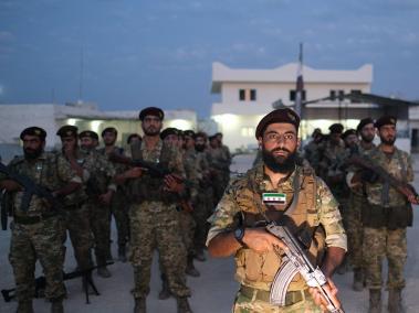 Tropas de Turquía se preparan para iniciar ofensiva contra Siria.