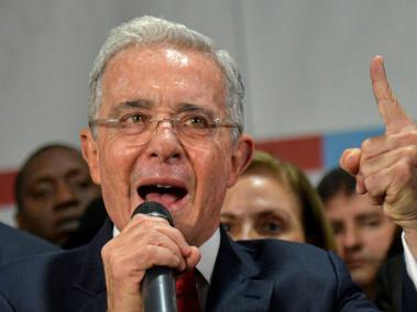 El expresidente y senador Álvaro Uribe Vélez pronunció un discurso de más de una hora en la sede del Centro Democrático, después de la indagatoria en la Corte
