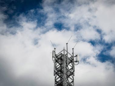 La subasta del espectro radioeléctrico en las franjas de 700 MHz, 1.900 MHz y 2.500 MHz se lleva a cabo el 20 de diciembre. En la imagen, una torre de telecomunicaciones en Colonia, Alemania, capturada en Agosto de 2019.