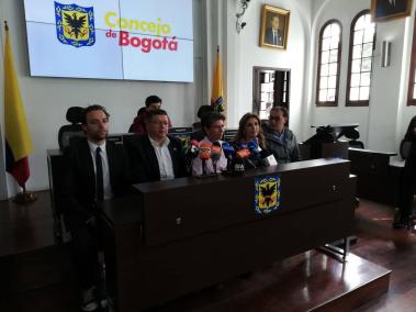 Claudia López, alcaldesa electa de Bogotá, ofreció una rueda de prensa después de su reunión con Patricia Mosquera, presidenta del Concejo de Bogotá.