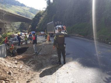 Un muro colapsó en el kilómetro 36 cerca de Cajamarca. Ya fue reparado, pero el tráfico permanece ralentizado.