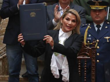 Jeanine Áñez, presidenta interina de Bolivia, quien quiere ir a la elección presidencial del 3 de mayo.