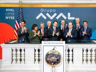 Grupo Aval, a través de su filial Grupo Aval Limited, colocó un paquete de bonos en el mercado internacional. Aspectos del toque de campana en Wall Street por parte de las directivas en 2019.