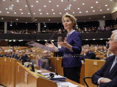 La presidenta de la Comisión Europea, Ursula Von Der Leyen, durante el discurso durante una sesión plenaria para la ratificación del 'brexit'.