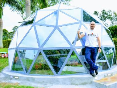 El ingeniero Alexis Navarro ya tiene un eco domo de 5 metros de diámetro.