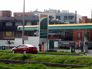 La mayoría de las 124 estaciones de Petrobras están ubicadas en Bogotá. Espera vender 8 de sus 13 refinerías y su cuota en Braskem.
