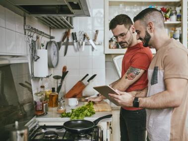 Varios chefs se han unido a la iniciativa que busca guiar a la gente para cocinar en casa durante la cuarentena