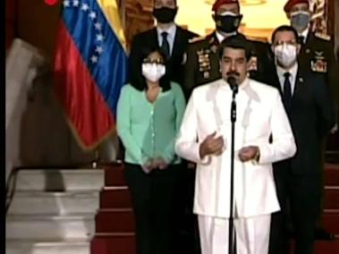 Descripción: El presidente de Venezuela, Nicolás Maduro, pidió este lunes a Rusia retomar contactos con Arabia Saudita y el resto de los miembros de la Organización de Países Exportadores de Petróleo (OPEP), en busca de acuerdos para "la recuperación" de los precios del crudo