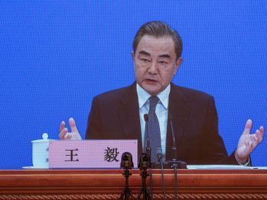 El ministro de Relaciones Exteriores de China, Wang Yi, durante una conferencia de prensa virtual este domingo.