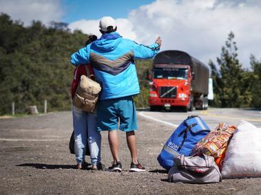 Expertos temen que haya una ‘estampida’ de migrantes venezolanos por la frontera en los próximos meses.