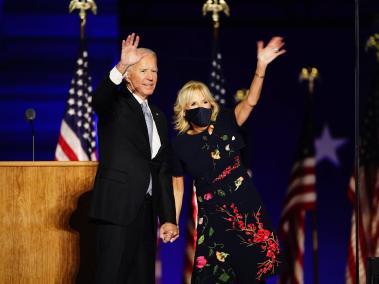 El demócrata Joe Biden y su esposa, Jill.