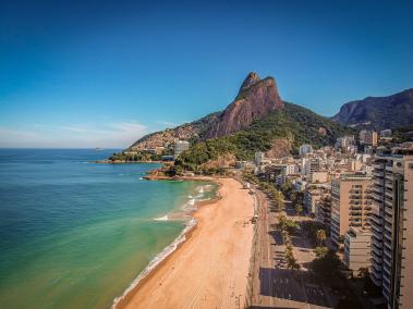 Ipanema - Rio de Janeiro 

Además de ser un sector reconocido entre los turistas por las playas, la hotelería y el comercio, Ipanema también es uno de los barrios más costosos del mundo. El metro cuadrado tiene un precio promedio de 6.668 dólares, según la ‘BBC’.