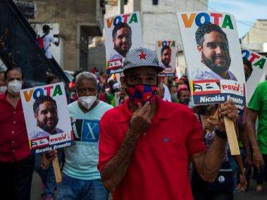 Seguidores de Nicolás Ernesto Maduro Guerra, hijo del presidente de Venezuela, Nicolás Maduro Moro, hacen campaña para las legislativas del 6 de diciembre.