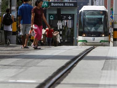 El tranvía llegó para conectar el centro oriente con la comuna 10 de Medellín.