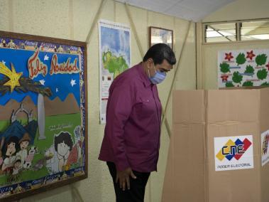 Nicolás Maduro acudió a los centros de votación este domingo.