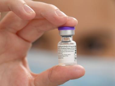 La vacuna de Pfizer comenzó a distribuirse en Estados Unidos.