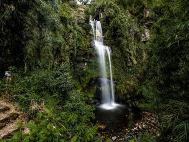 La cascada La Chorrera (la más alta del país) es un atractivo de la Ruta del Agua en Choachí, Cundinamarca.