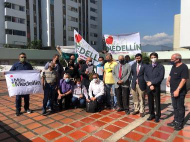 El comité está conformado por cuatro movimientos: Medellín Cuenta Conmigo, Más Medellín, Primero Antioquia y la Alianza Reconstrucción Colombia.