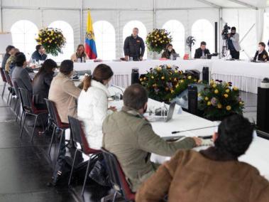 El presidente Iván Duque y sus ministros durante el primer día de cumbre en Hatogrande, este sábado.