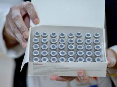 Con las dosis de Sinovac se completó el segundo lote de vacunas que han llegado a Colombia tras las 50.000 de Pfizer.